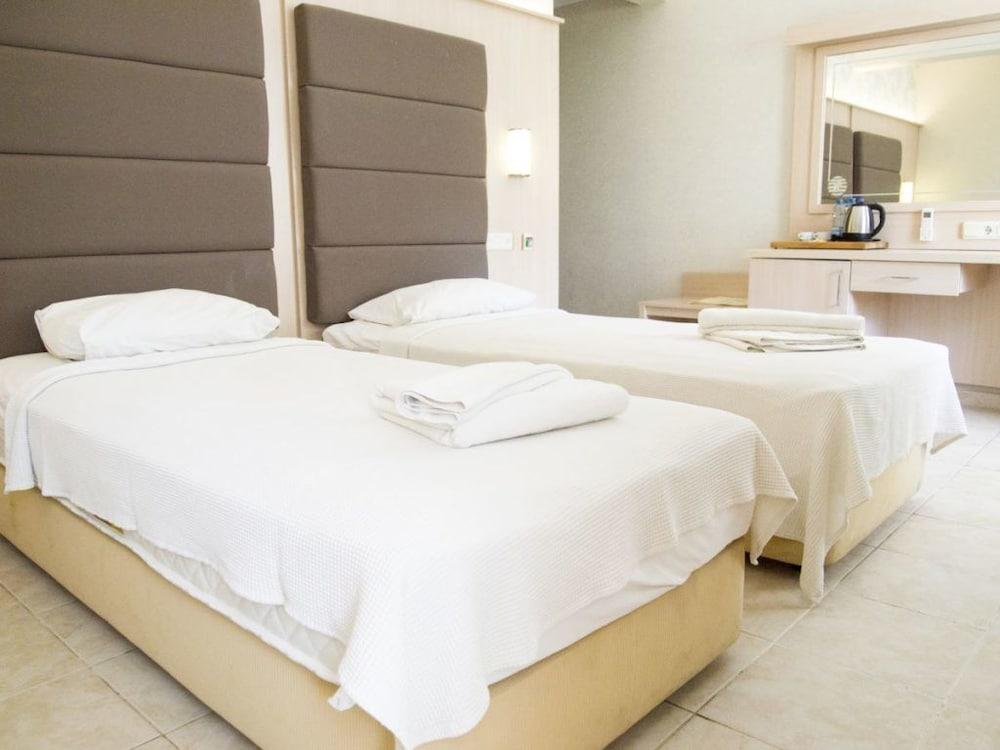 Oz-Can Hotel Турунч Екстериор снимка