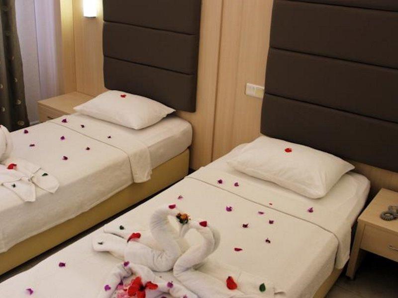 Oz-Can Hotel Турунч Екстериор снимка