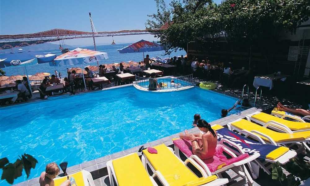 Oz-Can Hotel Турунч Екстериор снимка